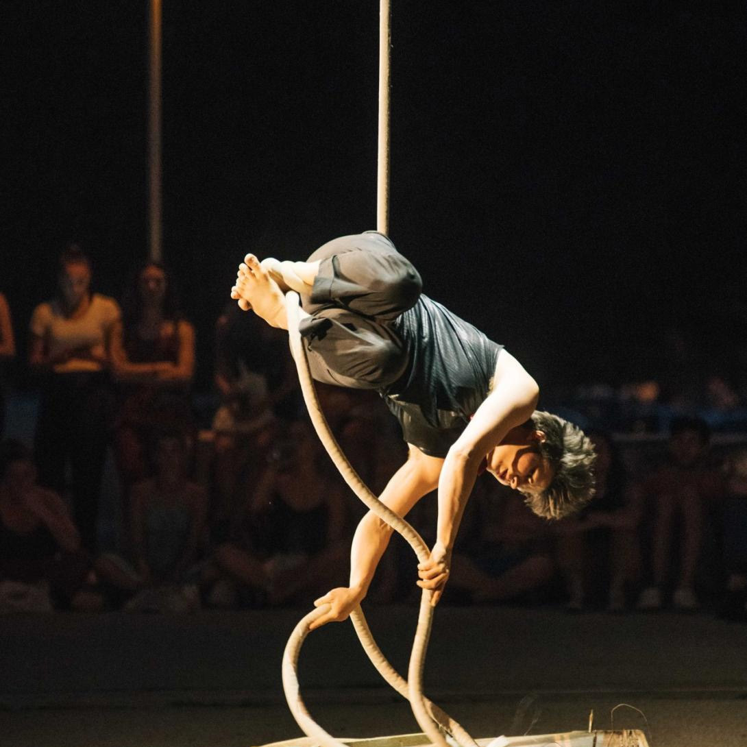 Etida za prepariran klavir in vrv.